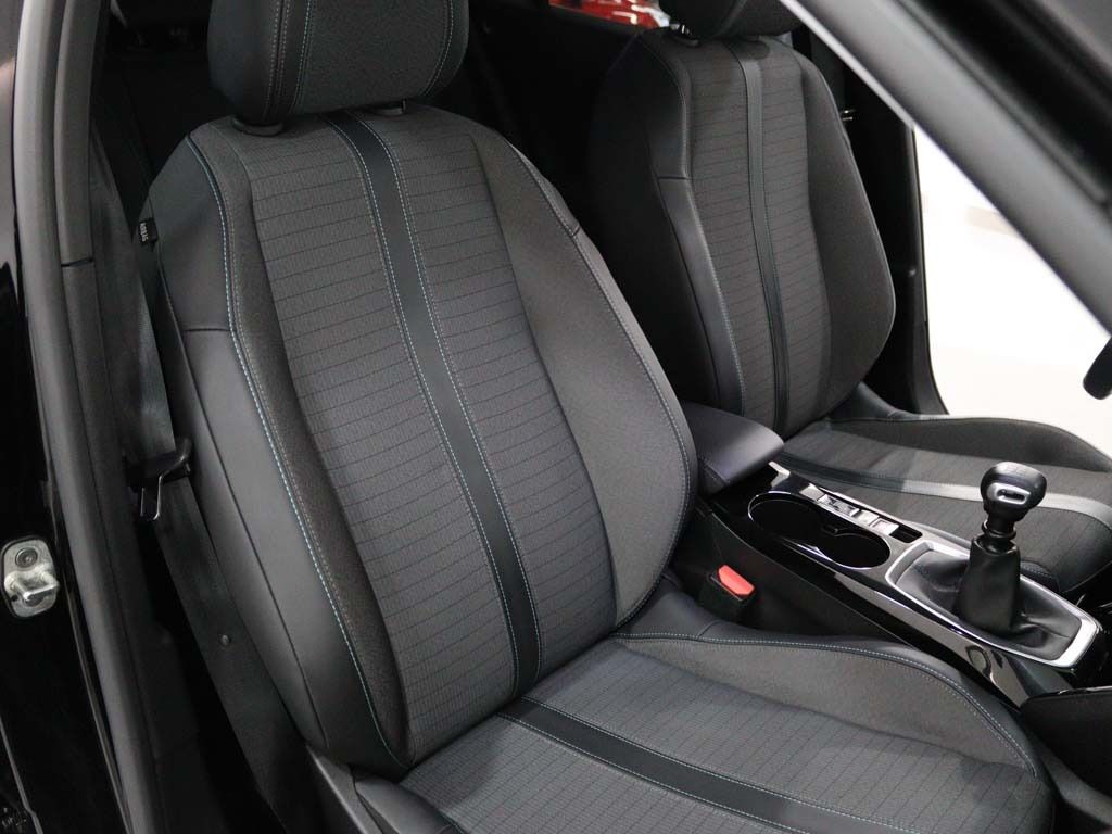 peugeot-2008-2021-gasolina-1199cc