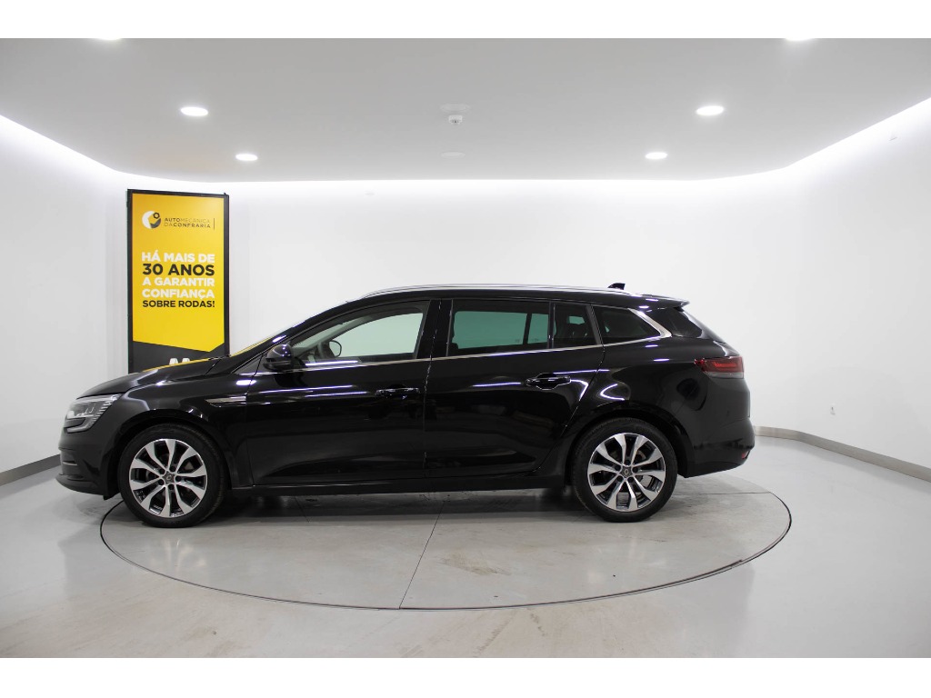 renault-megane-sport-tourer-2023-diesel-1461cc