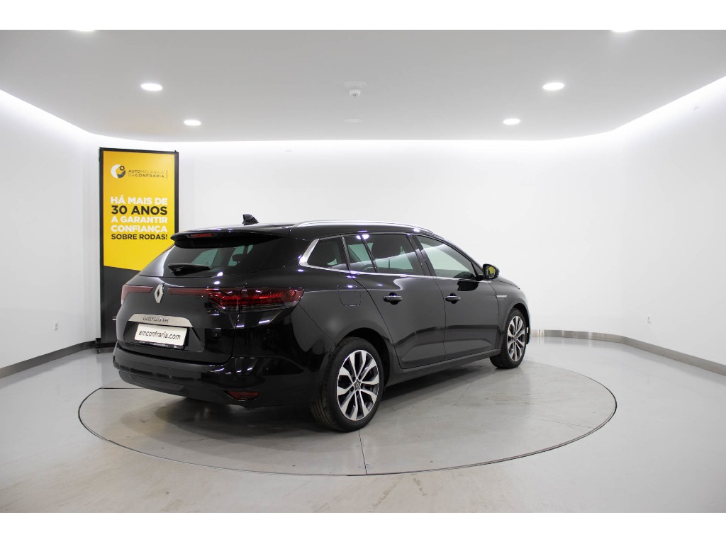 renault-megane-sport-tourer-2023-diesel-1461cc