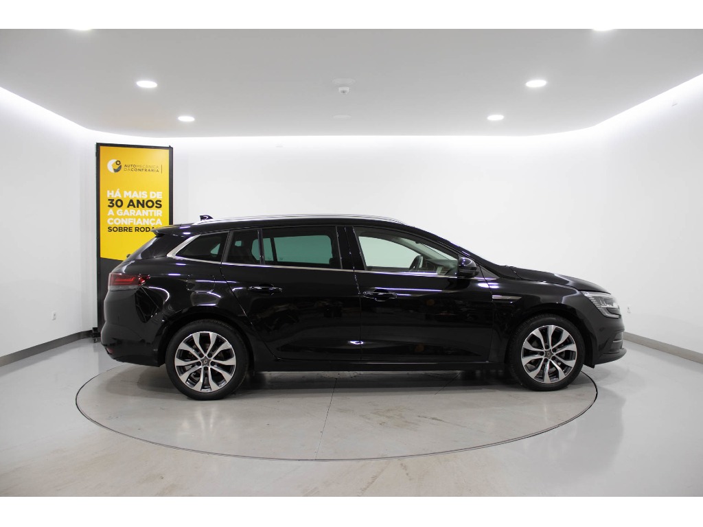 renault-megane-sport-tourer-2023-diesel-1461cc