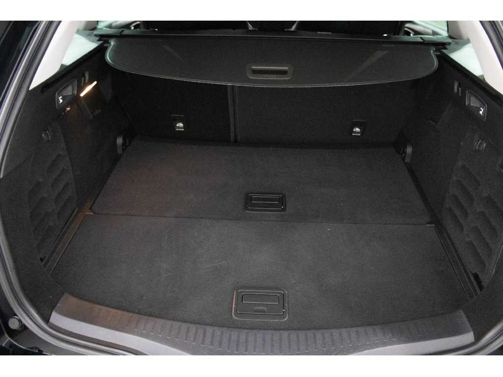renault-megane-sport-tourer-2023-diesel-1461cc