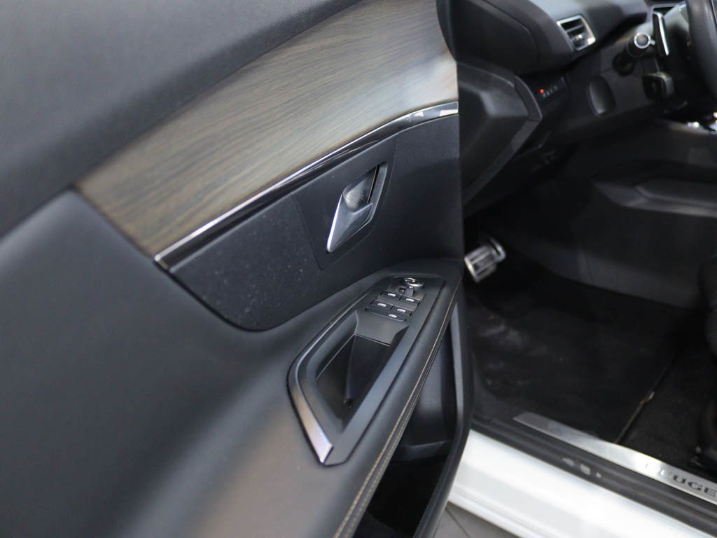 peugeot-3008-2020-hibrido-1598cc