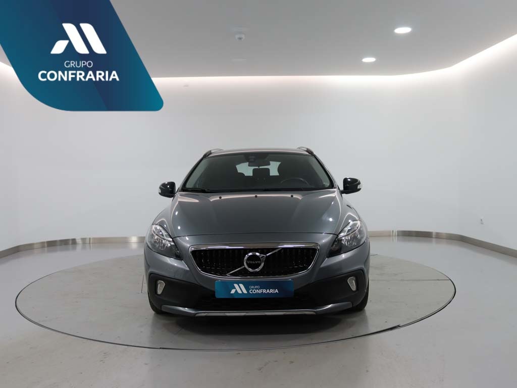 volvo-v40-cross-country-2016-diesel-1969cc