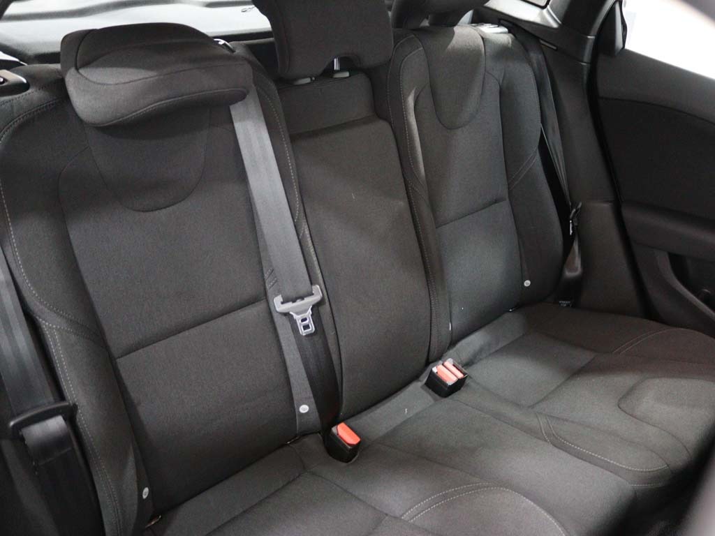 volvo-v40-cross-country-2016-diesel-1969cc