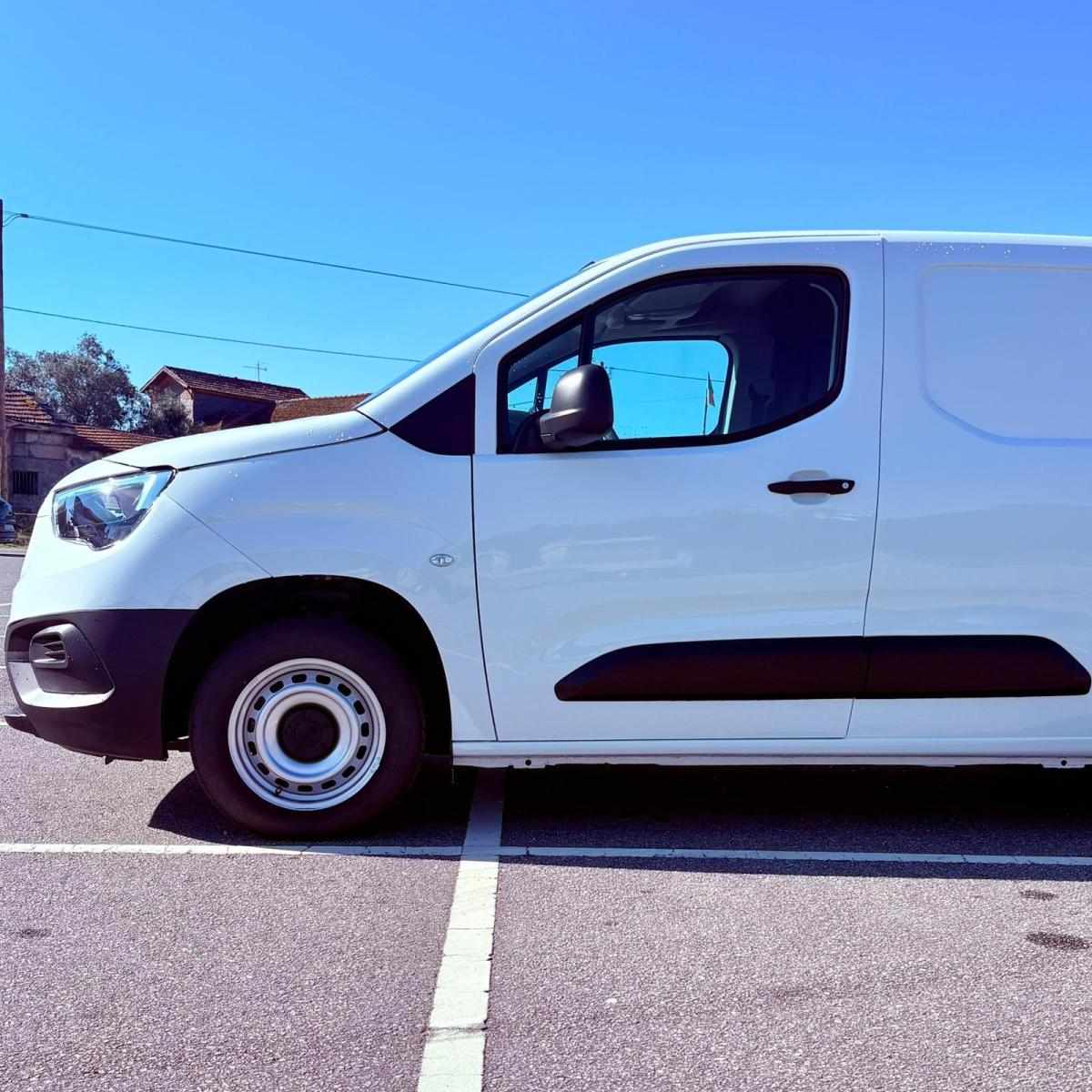 opel-combo-2023-diesel-1499cc