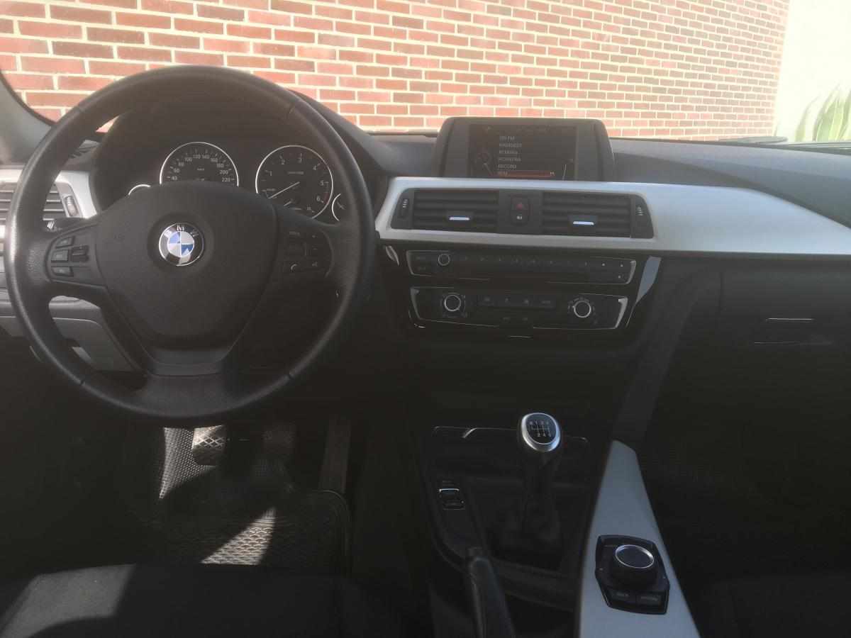 bmw-serie-3-318d-xdrive-2016-diesel-1995cc