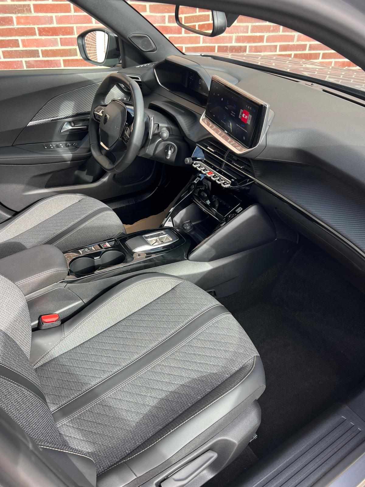 peugeot-2008-1-2-puretech-2024-gasolina-1199cc
