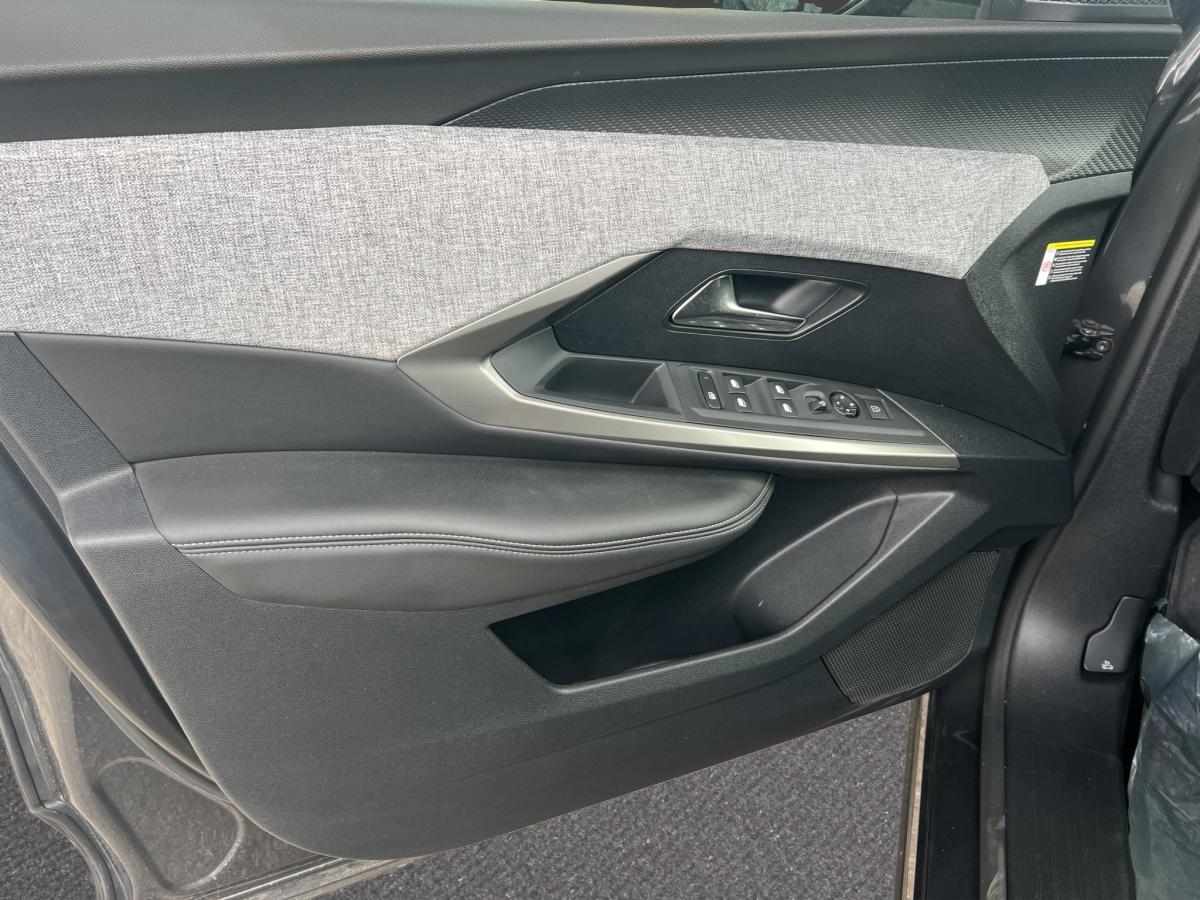 peugeot-3008-1-2-hybrid-2024-gasolina-1199cc
