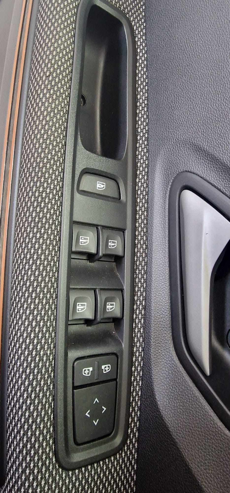 dacia-sandero-1-0-tce-2024-gasolina-999cc