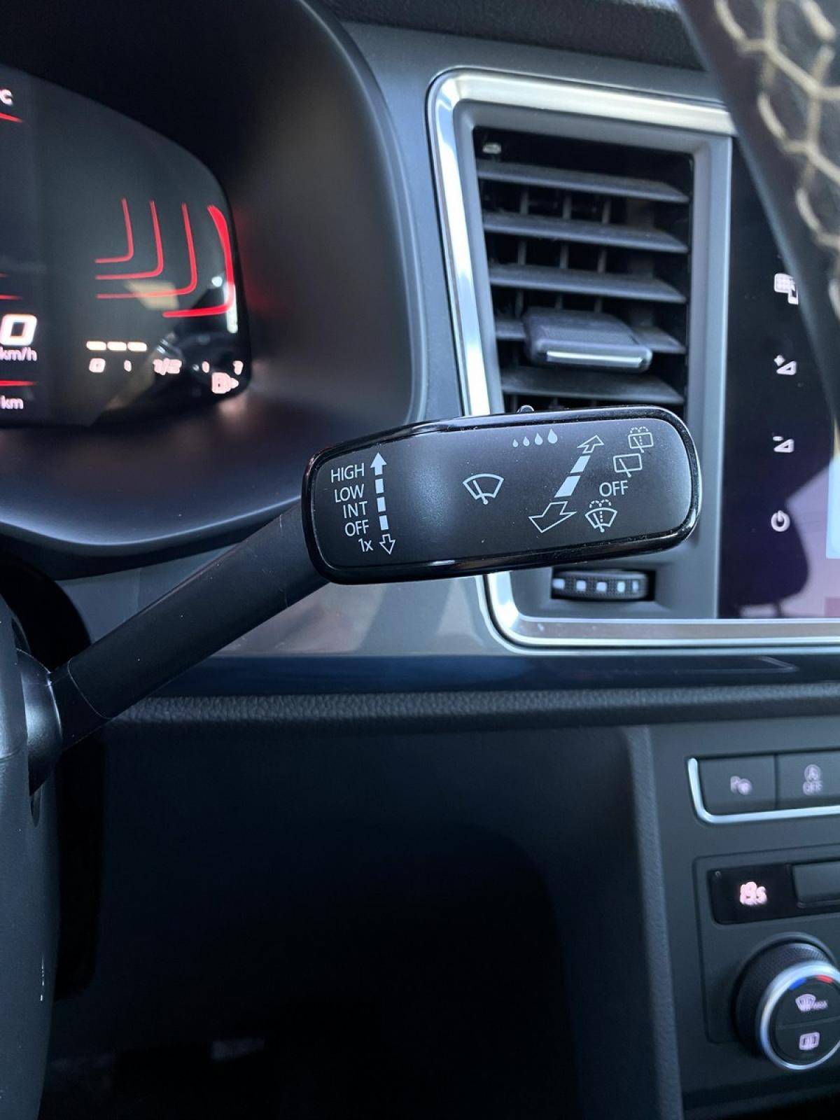 seat-ateca-2023-gasolina-999cc