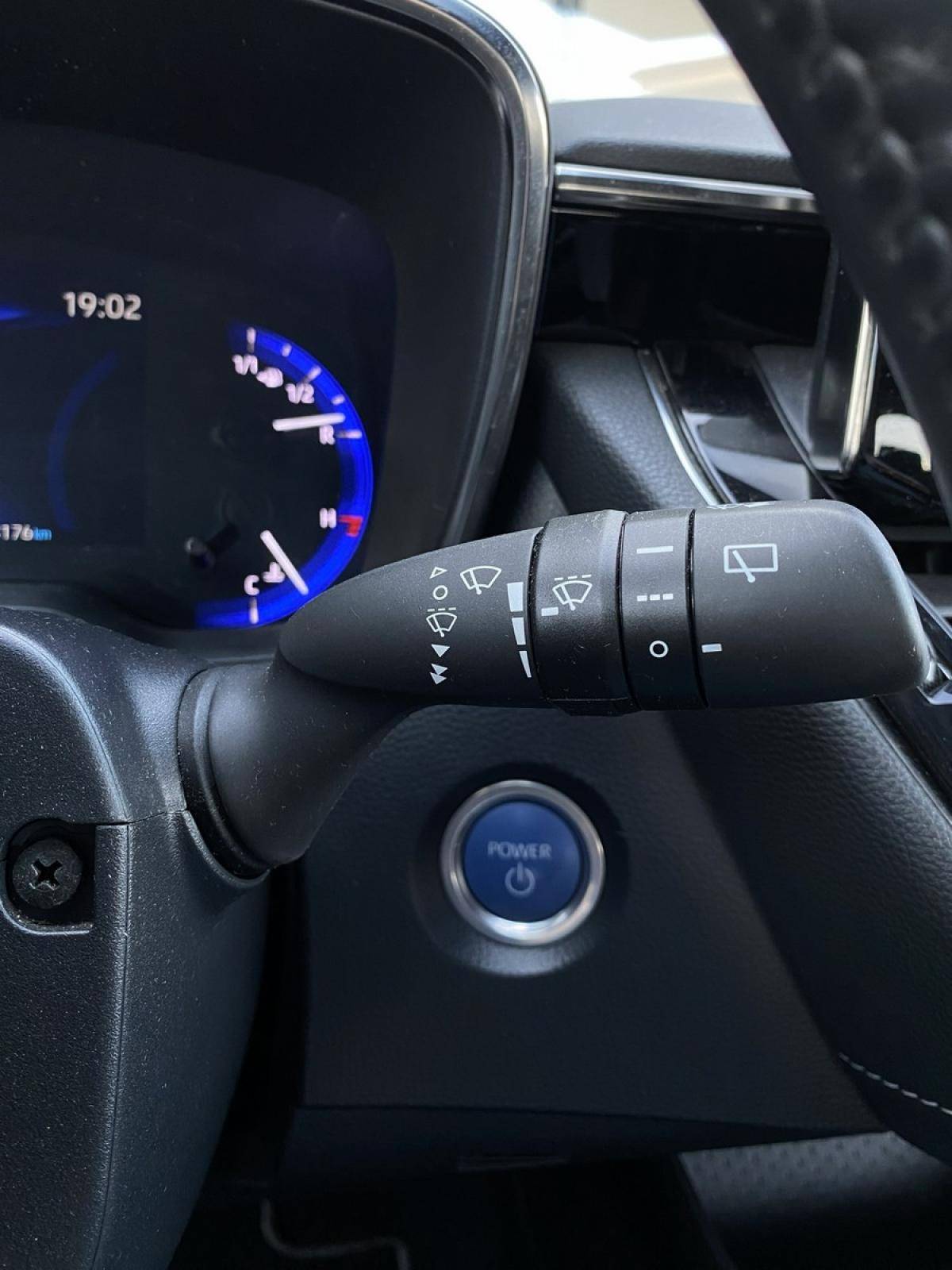 toyota-corolla-2021-hibrido-a-gasolina-1798cc