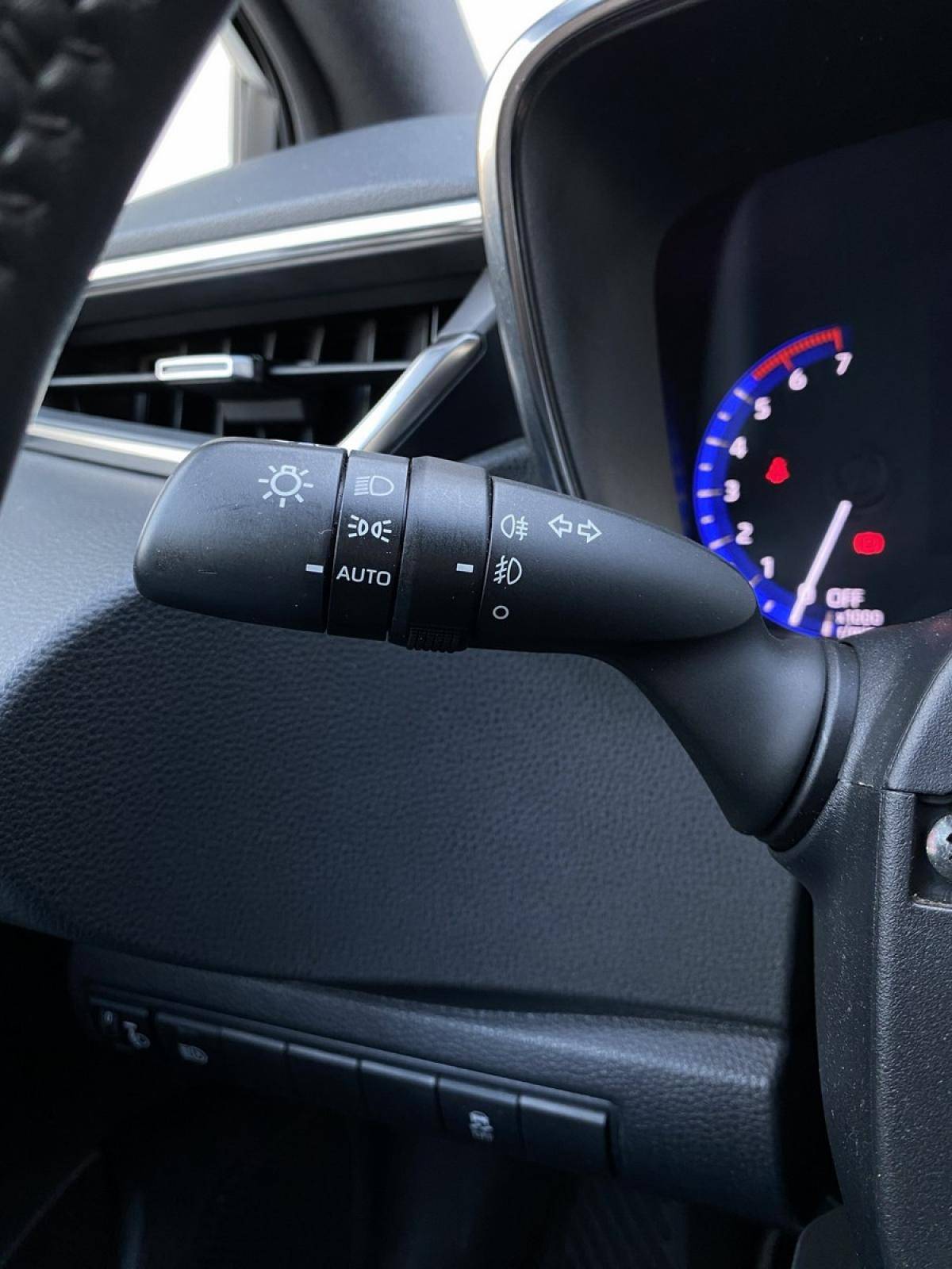 toyota-corolla-2021-hibrido-a-gasolina-1798cc