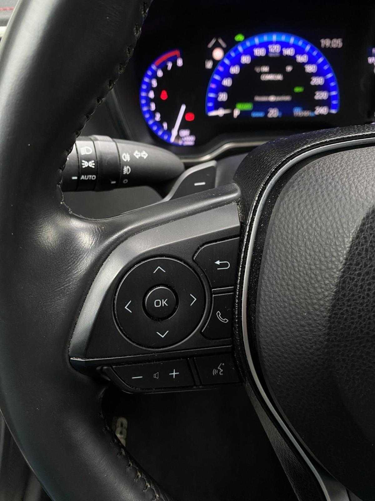toyota-corolla-2020-hibrido-a-gasolina-1987cc