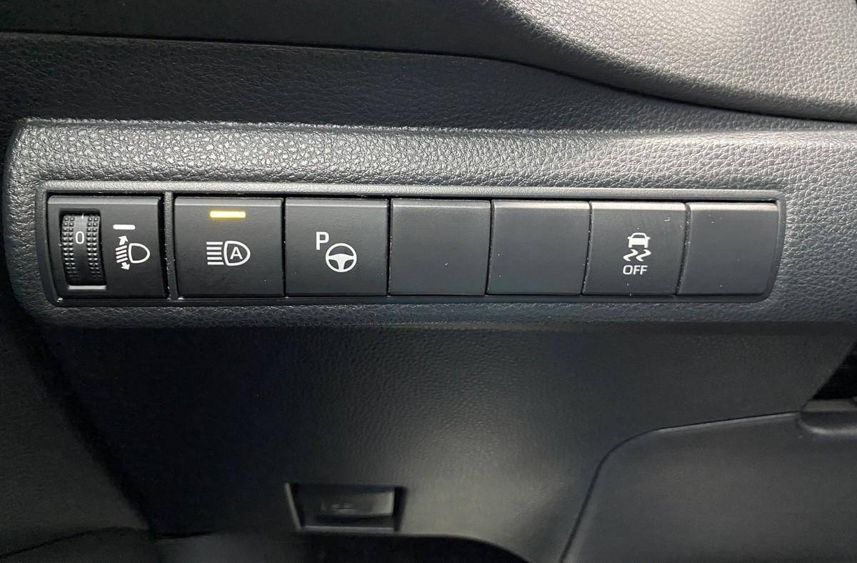toyota-corolla-2020-hibrido-a-gasolina-1987cc