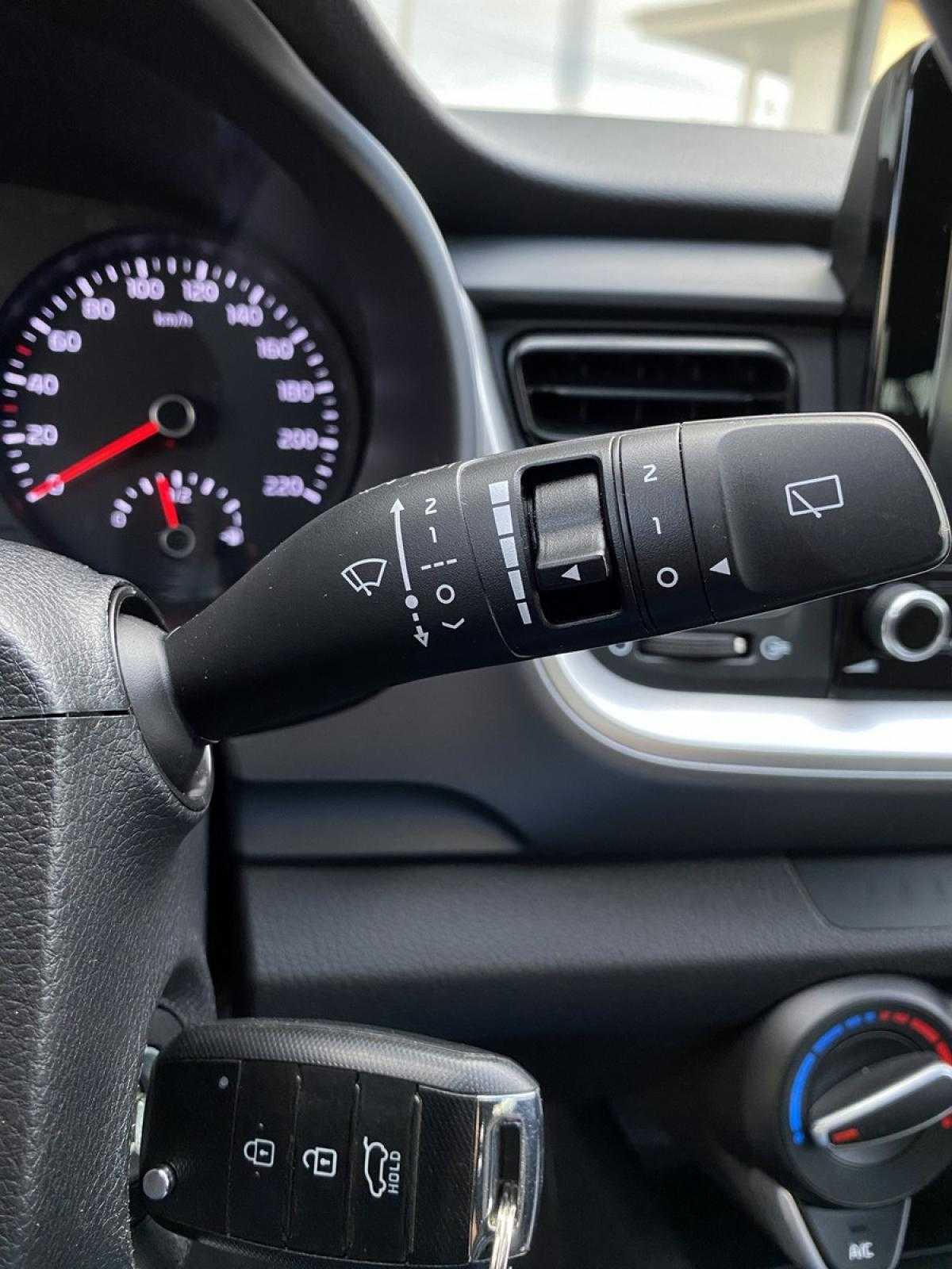 kia-stonic-2022-gasolina-1197cc