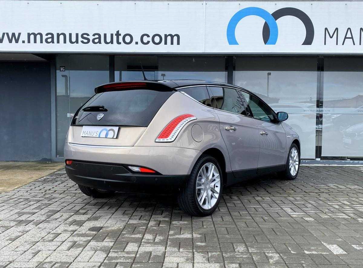 lancia-delta-2009-diesel-1598cc