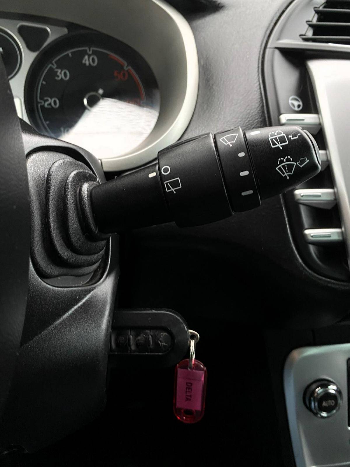 lancia-delta-2009-diesel-1598cc