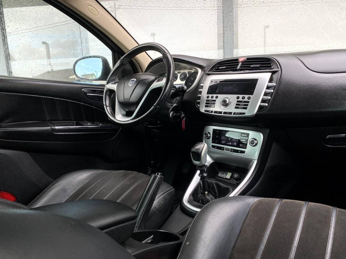 lancia-delta-2009-diesel-1598cc