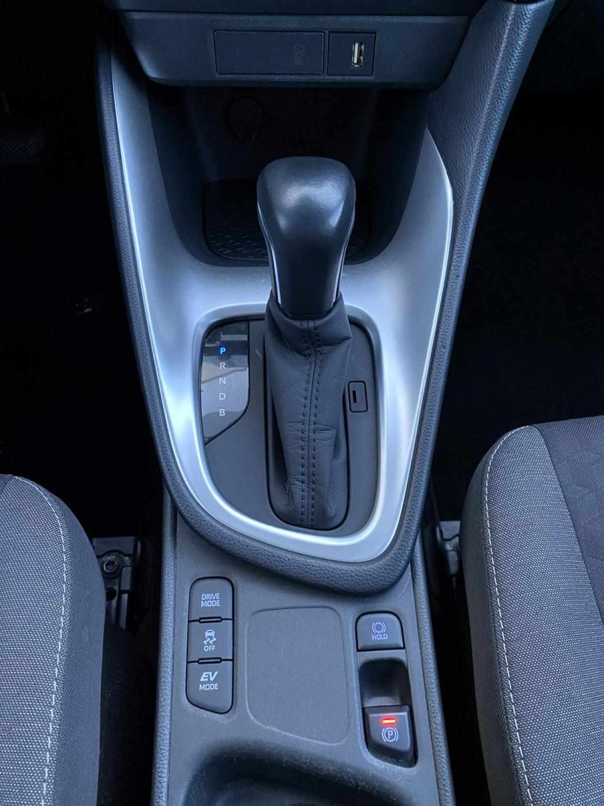 toyota-yaris-2021-hibrido-a-gasolina-1497cc