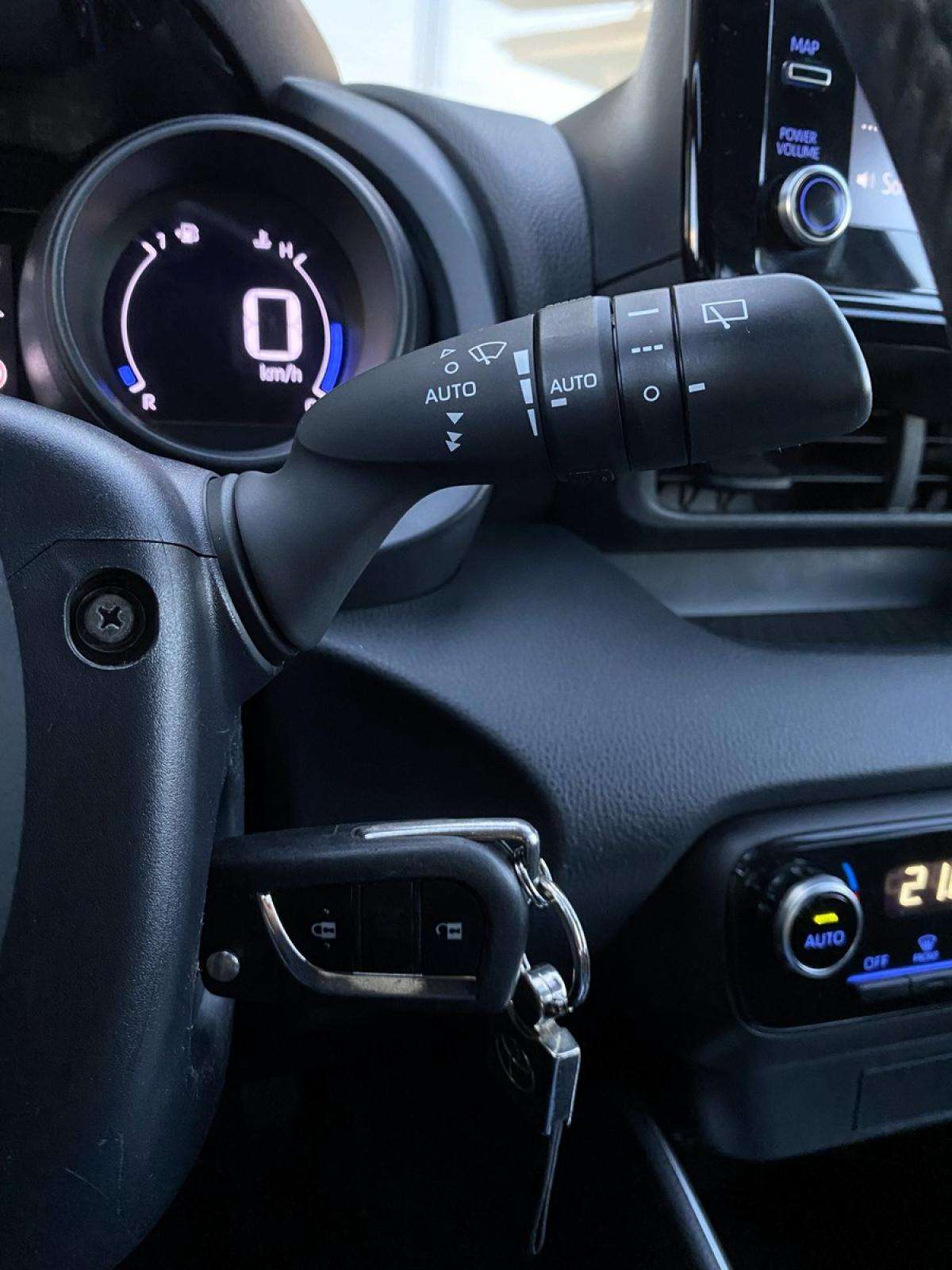 toyota-yaris-2021-hibrido-a-gasolina-1497cc