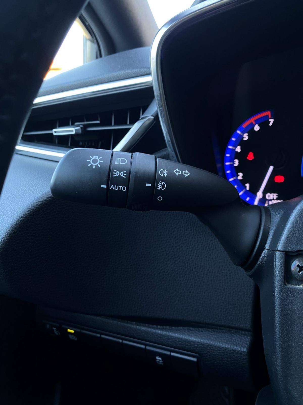 toyota-corolla-2021-hibrido-a-gasolina-1798cc
