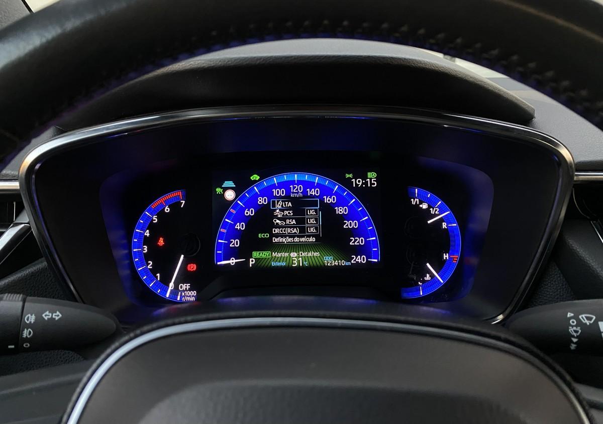 toyota-corolla-2021-hibrido-a-gasolina-1798cc