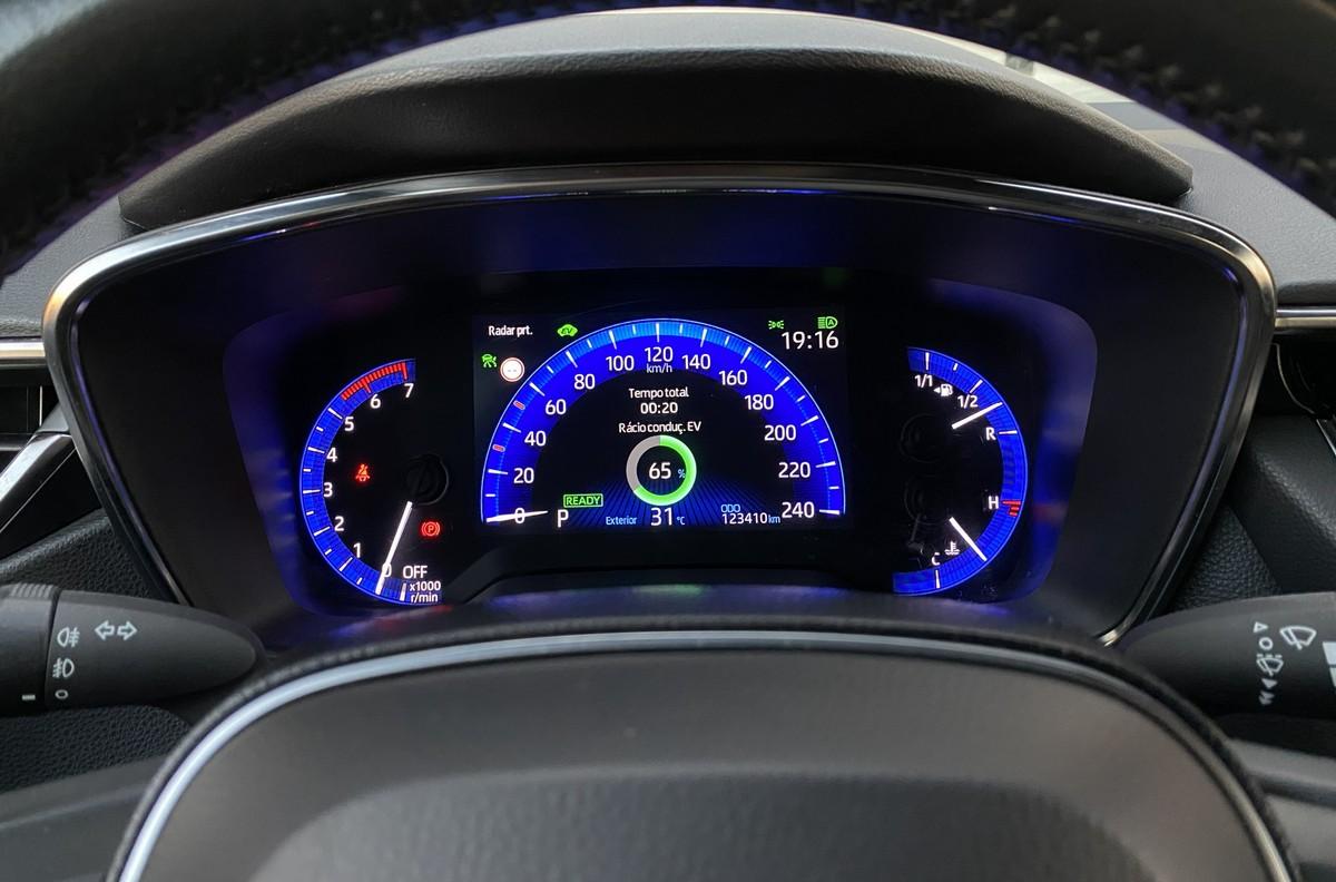 toyota-corolla-2021-hibrido-a-gasolina-1798cc