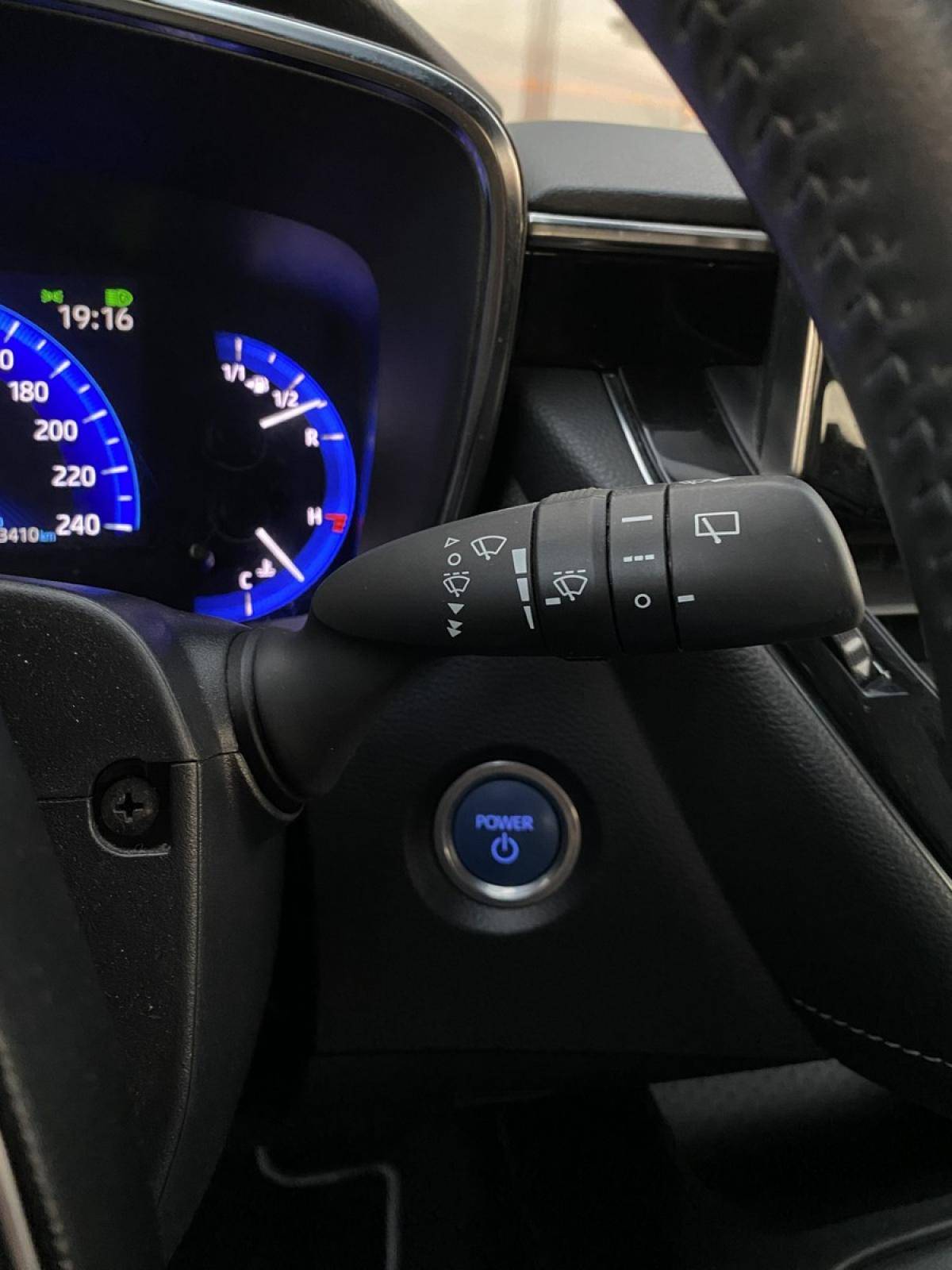 toyota-corolla-2021-hibrido-a-gasolina-1798cc