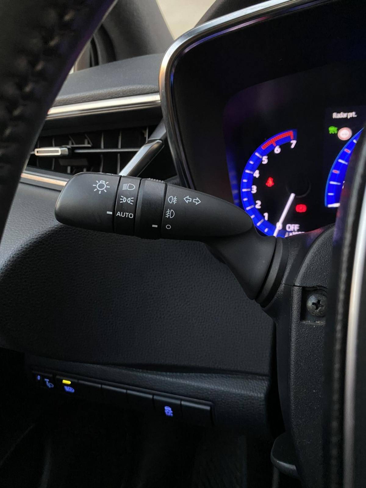 toyota-corolla-2021-hibrido-a-gasolina-1798cc