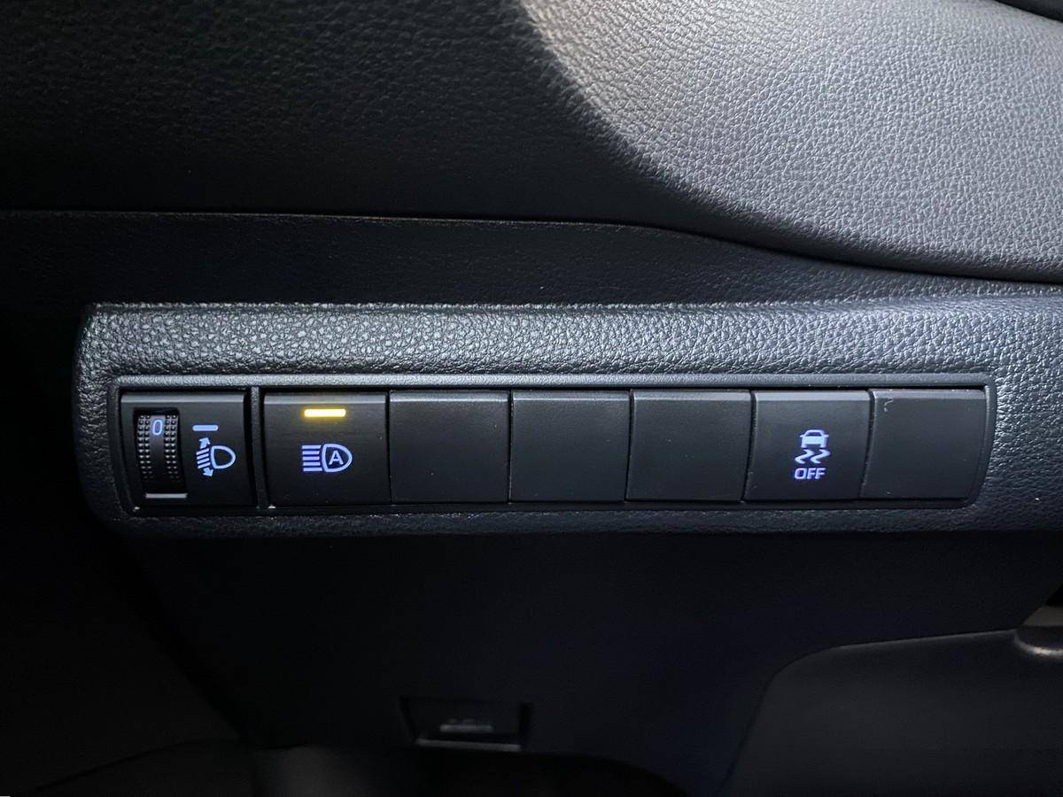 toyota-corolla-2021-hibrido-a-gasolina-1798cc
