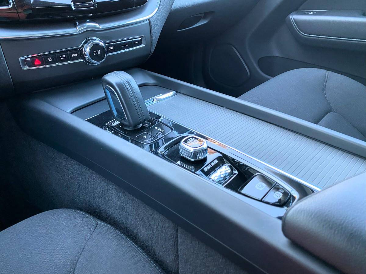 volvo-xc60-2021-hibrido-a-gasolina-1969cc