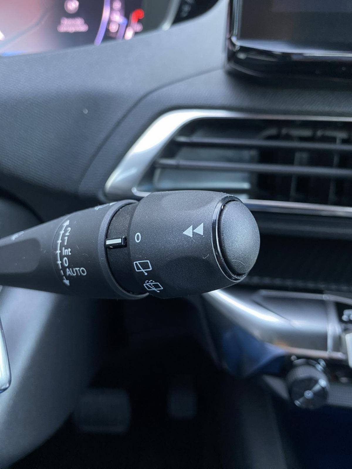 peugeot-5008-2023-diesel-1499cc