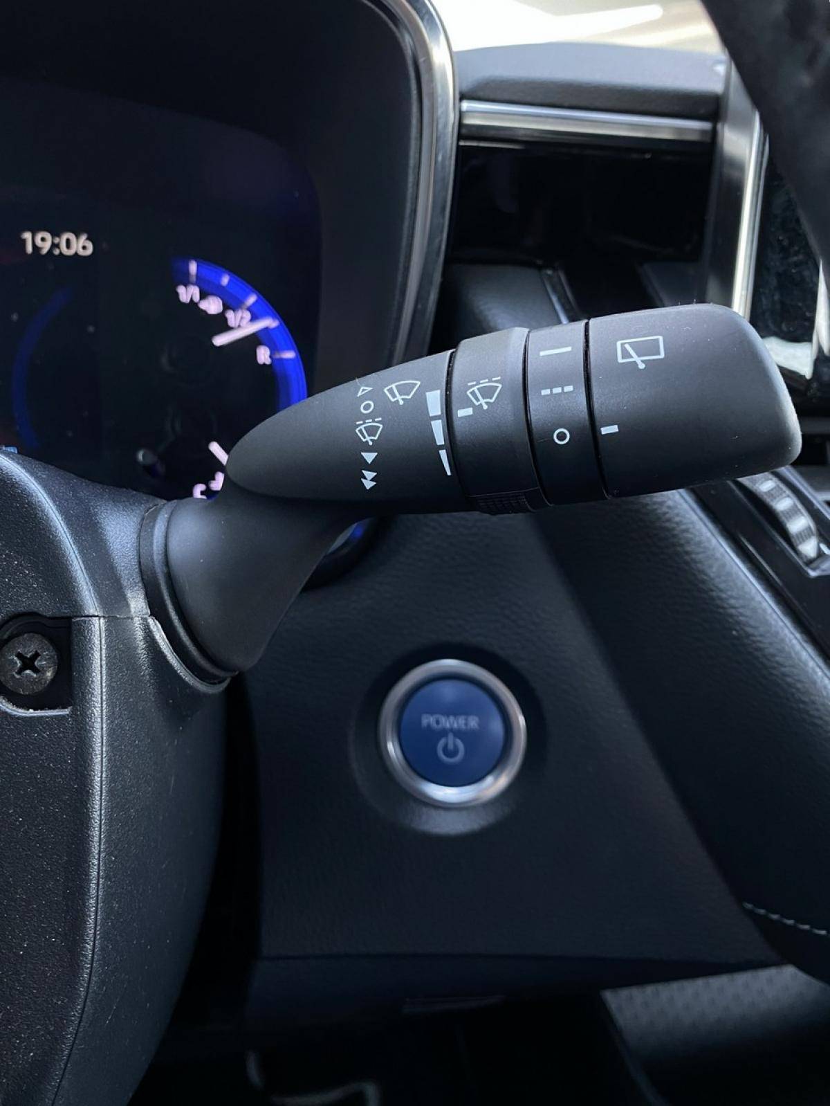 toyota-corolla-2021-hibrido-a-gasolina-1798cc