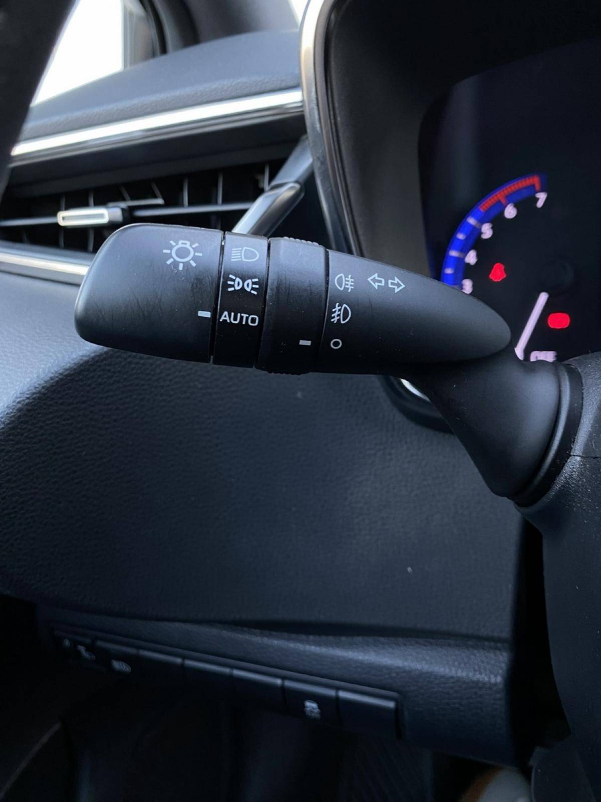 toyota-corolla-2021-hibrido-a-gasolina-1798cc
