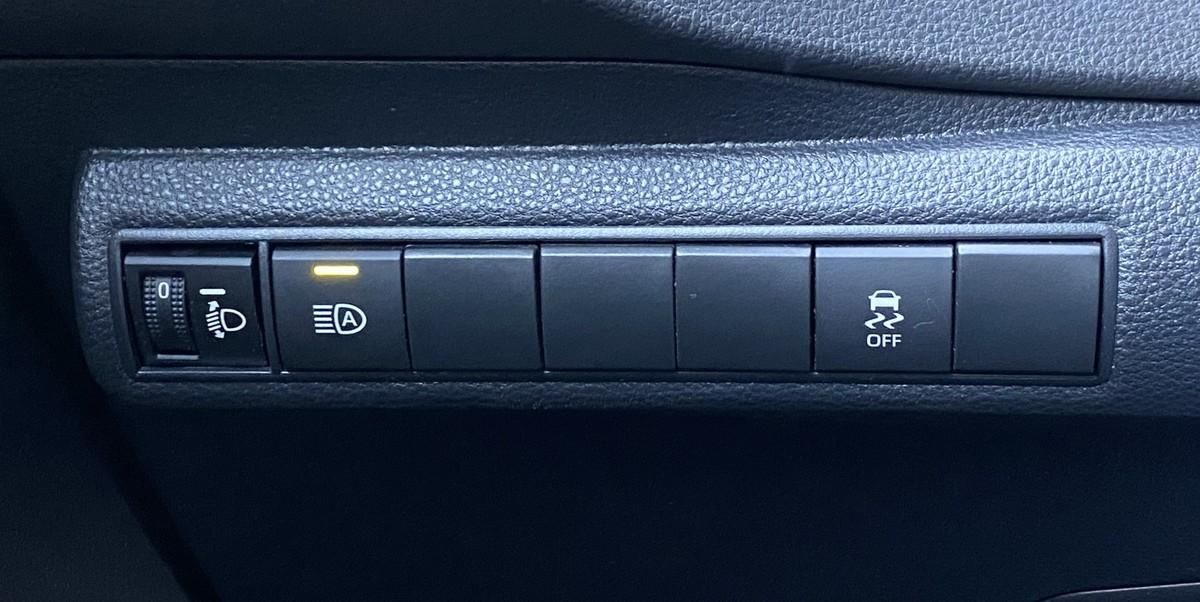 toyota-corolla-2021-hibrido-a-gasolina-1798cc