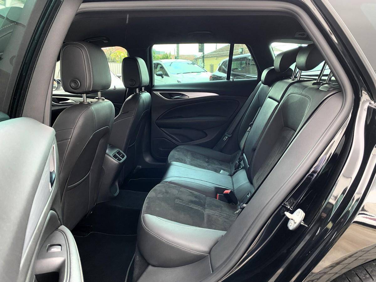 opel-insignia-sports-tourer-2020-diesel-1496cc