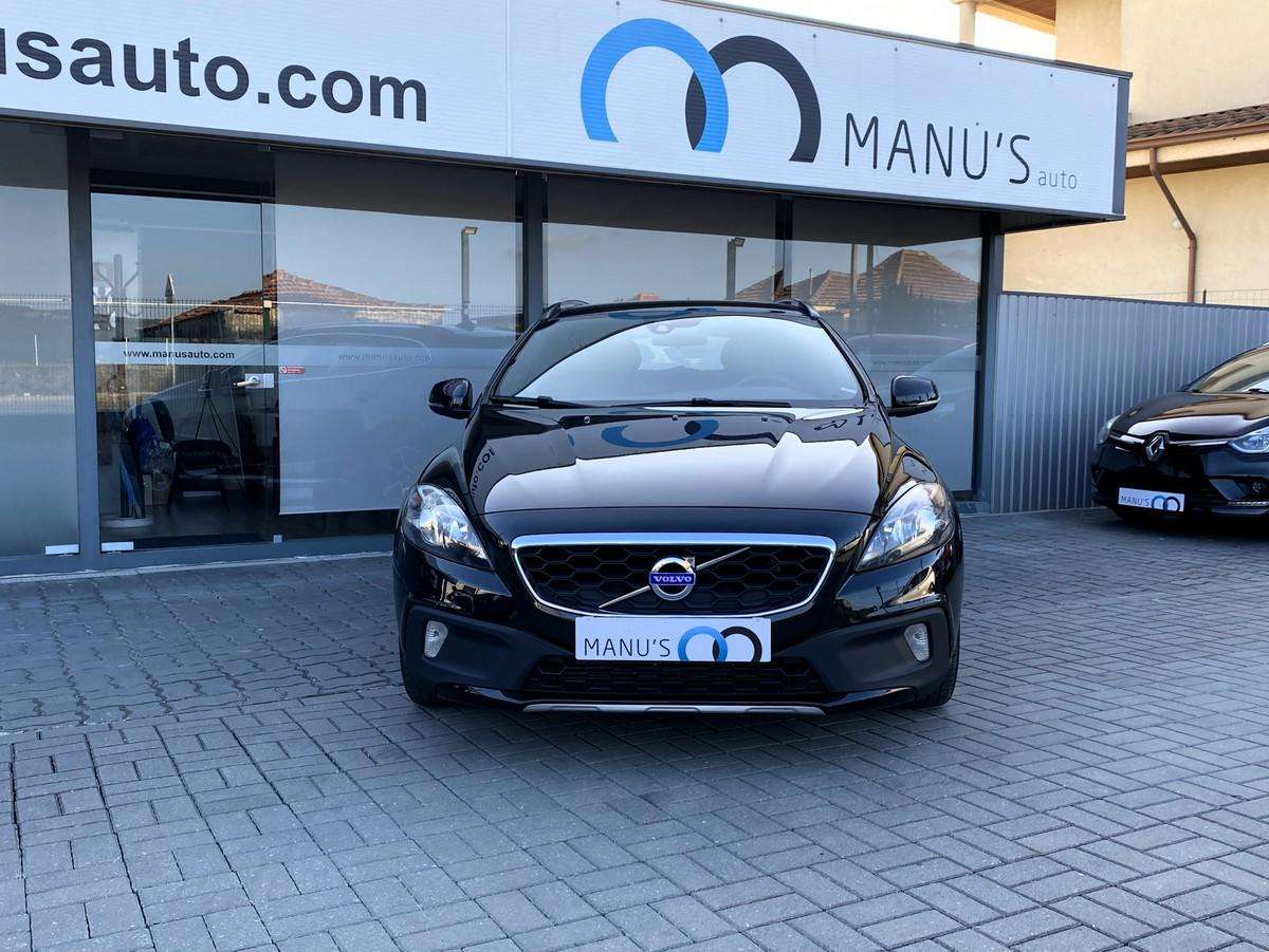 volvo-v40-cross-country-2015-diesel-1560cc