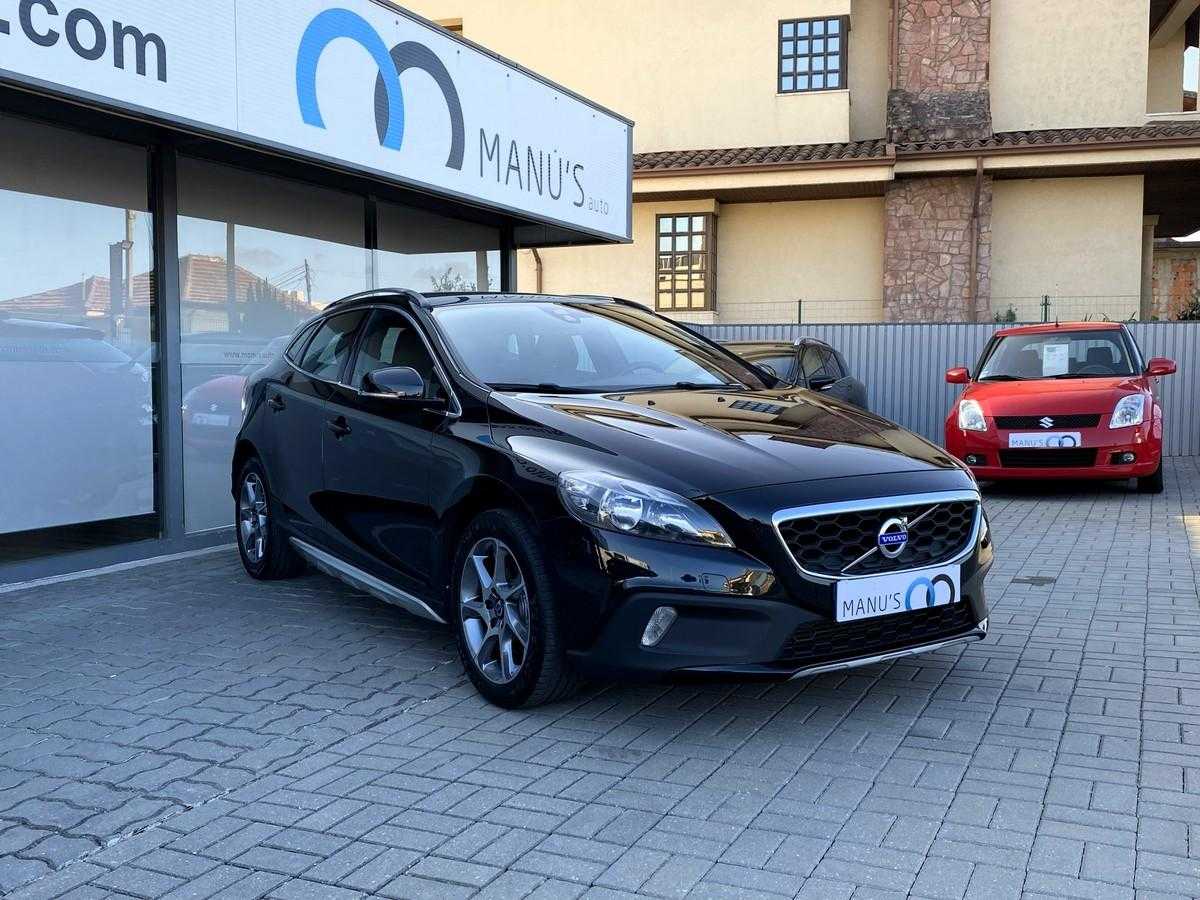 volvo-v40-cross-country-2015-diesel-1560cc