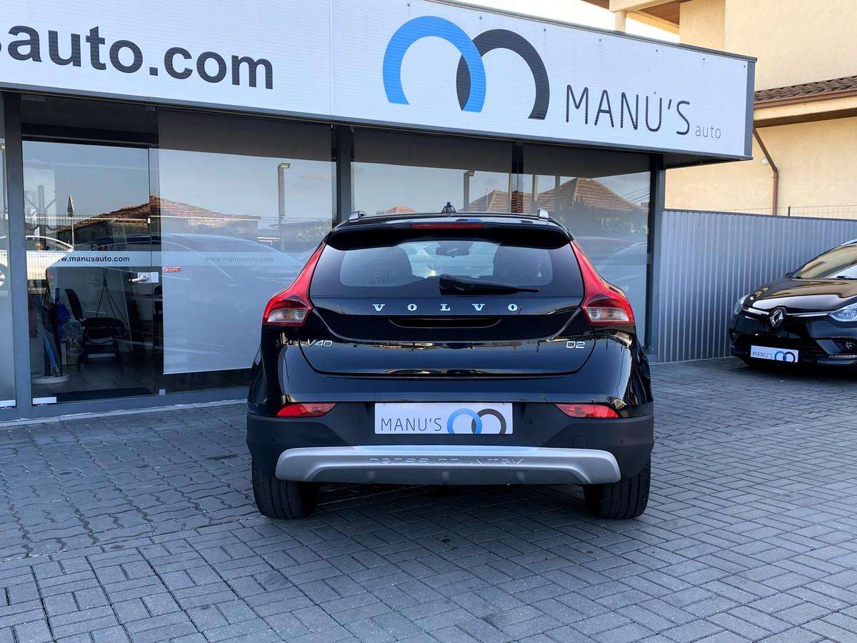 volvo-v40-cross-country-2015-diesel-1560cc