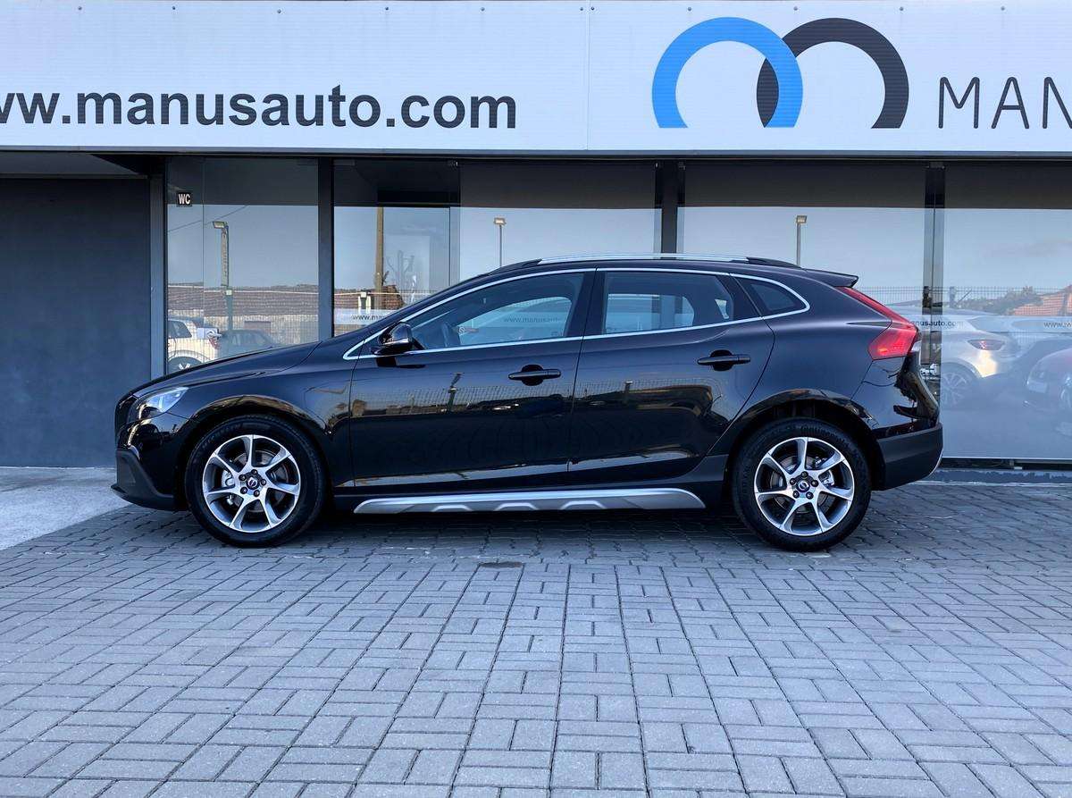 volvo-v40-cross-country-2015-diesel-1560cc