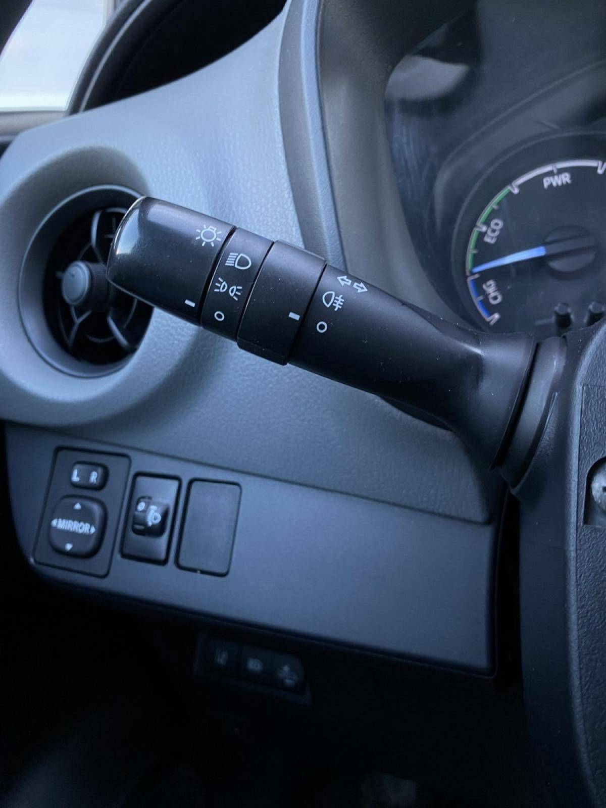 toyota-yaris-2020-hibrido-a-gasolina-1497cc