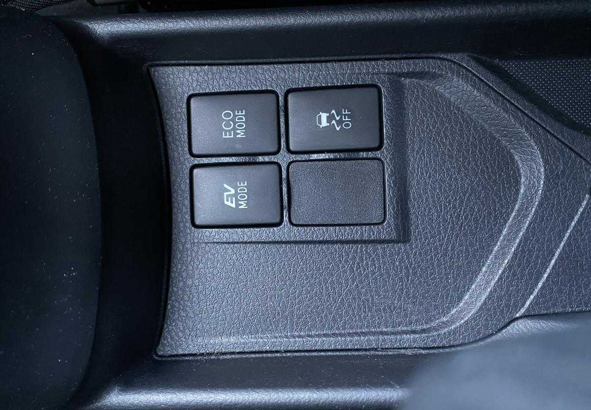 toyota-yaris-2020-hibrido-a-gasolina-1497cc