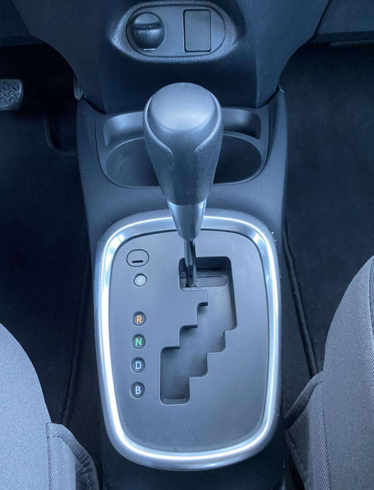 toyota-yaris-2020-hibrido-a-gasolina-1497cc