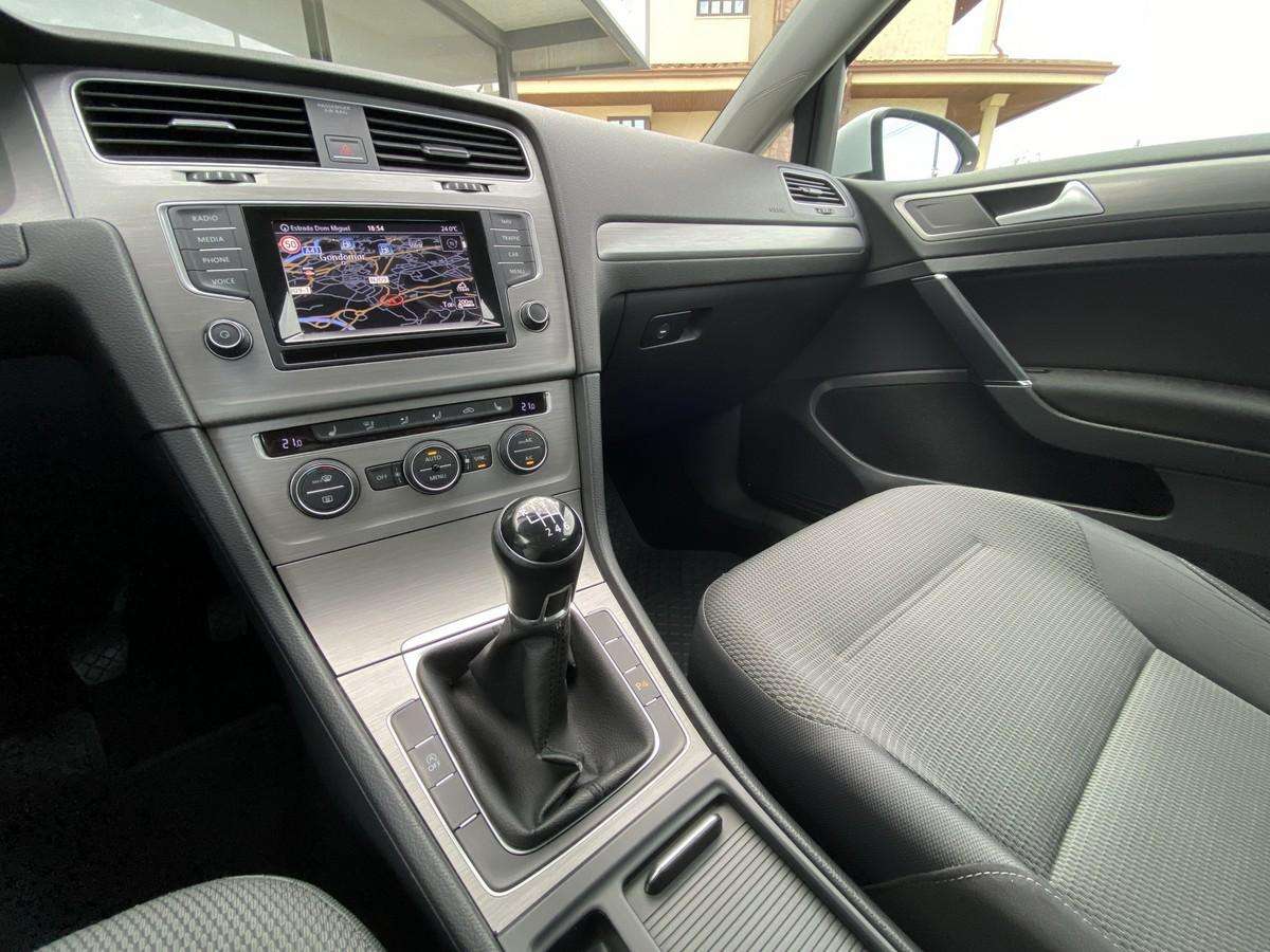 volkswagen-golf-variant-2015-diesel-1598cc