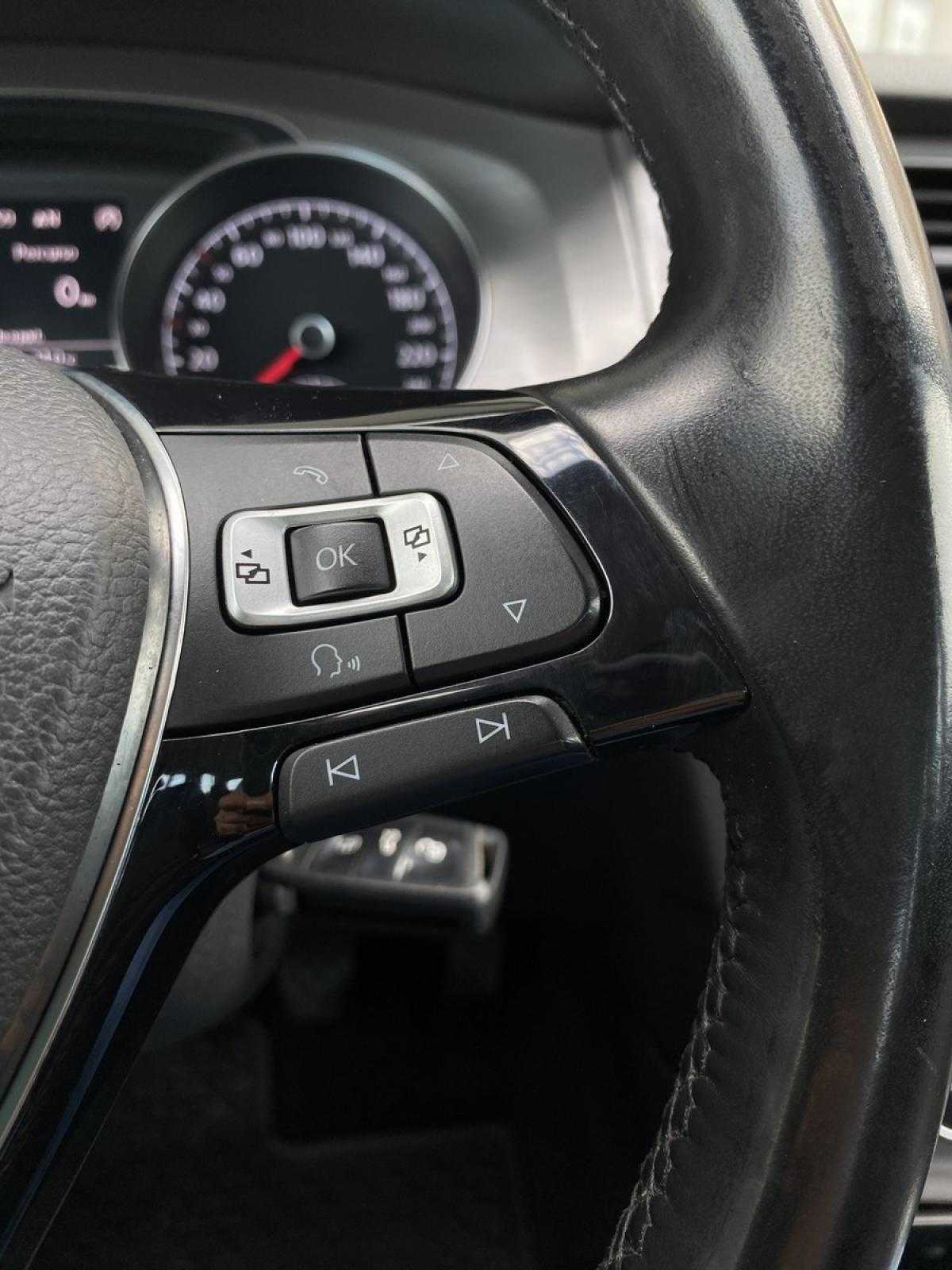 volkswagen-golf-variant-2015-diesel-1598cc