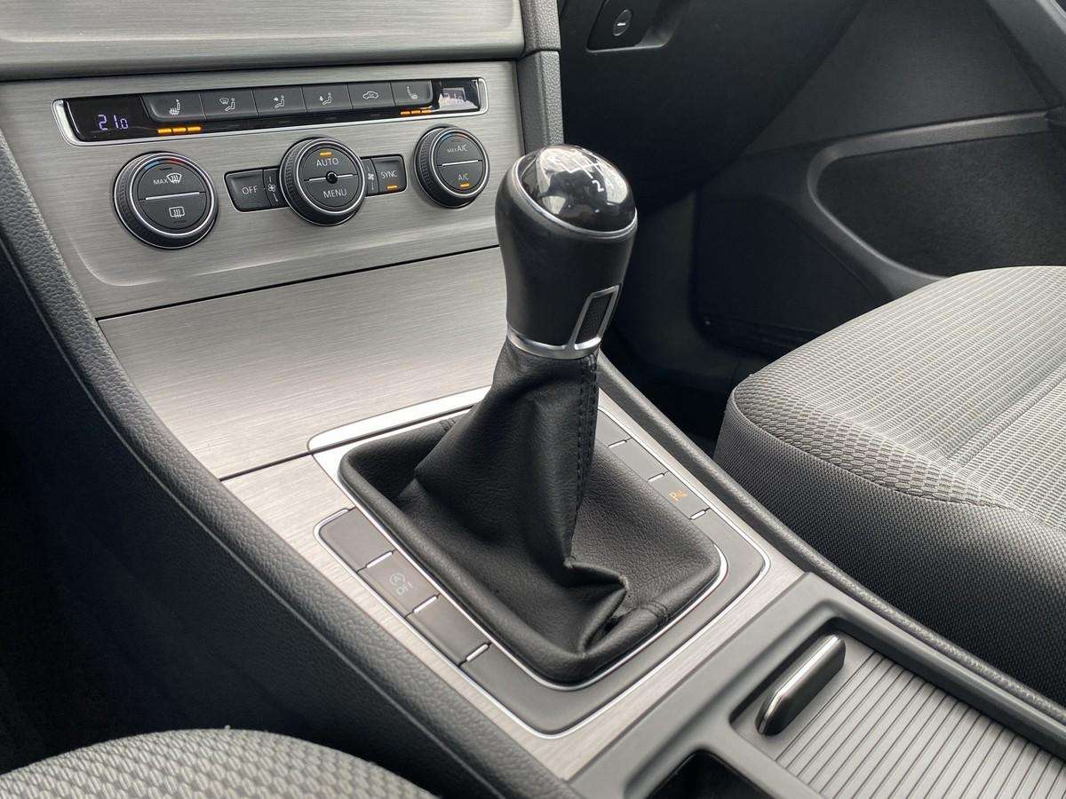 volkswagen-golf-variant-2015-diesel-1598cc