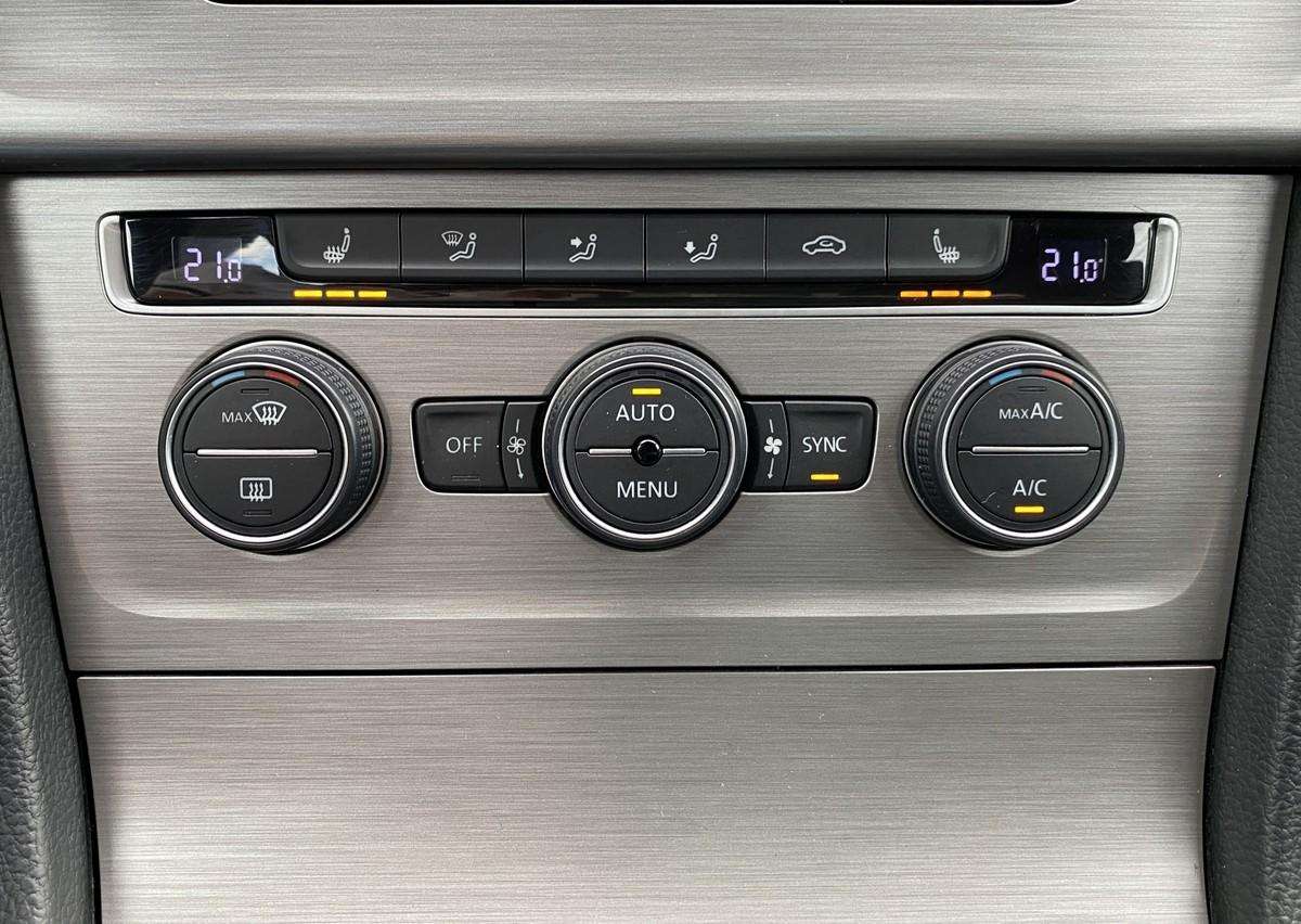 volkswagen-golf-variant-2015-diesel-1598cc