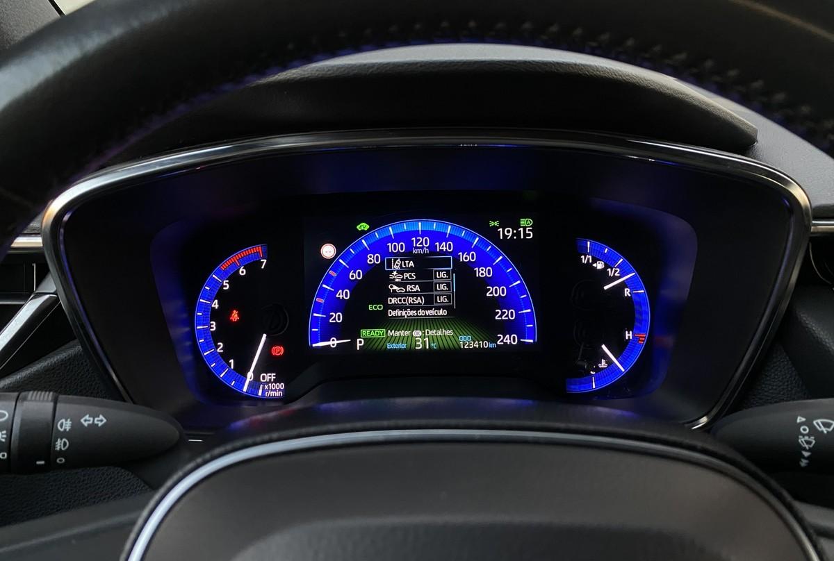 toyota-corolla-2021-hibrido-a-gasolina-1798cc