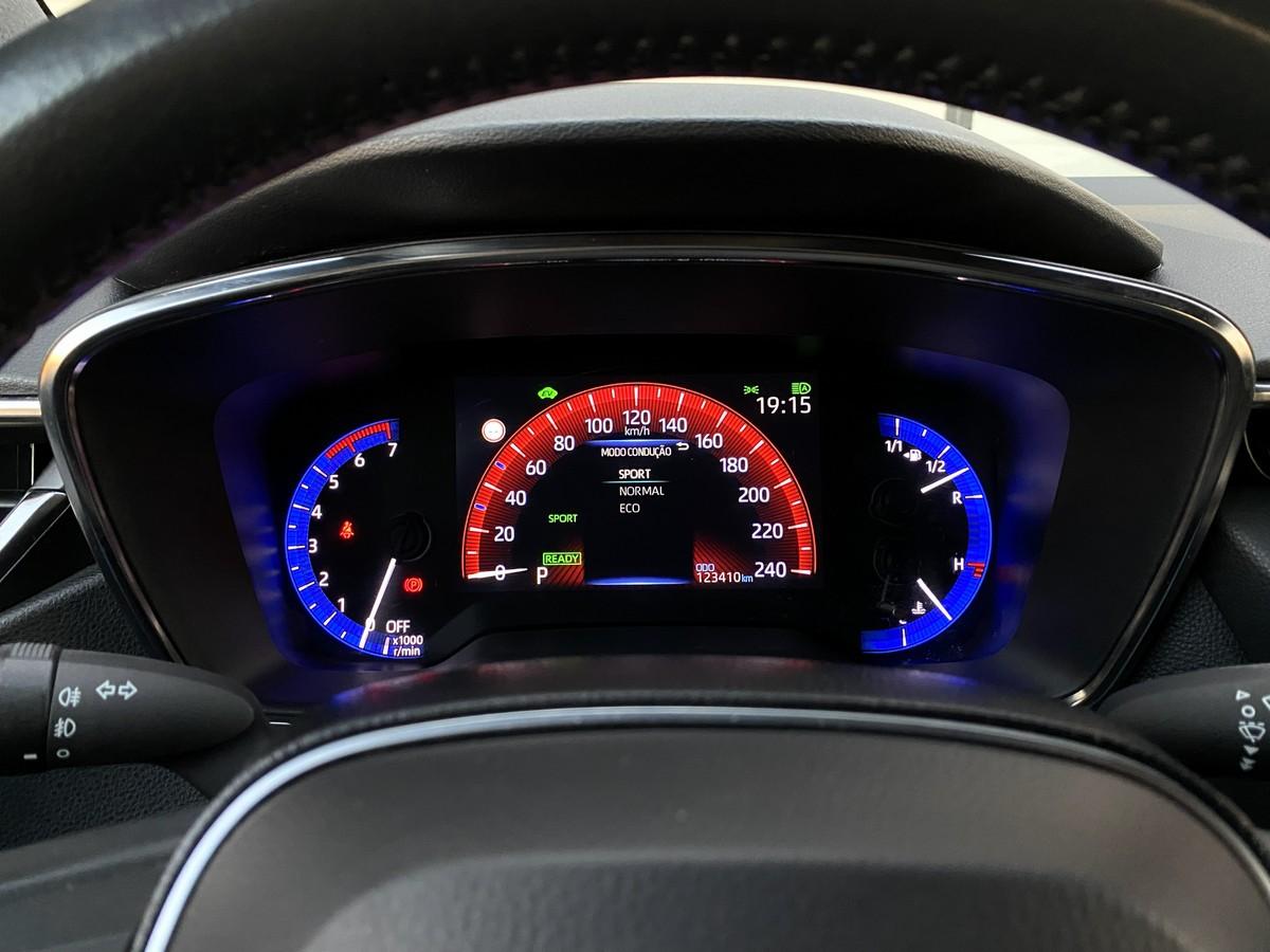 toyota-corolla-2021-hibrido-a-gasolina-1798cc