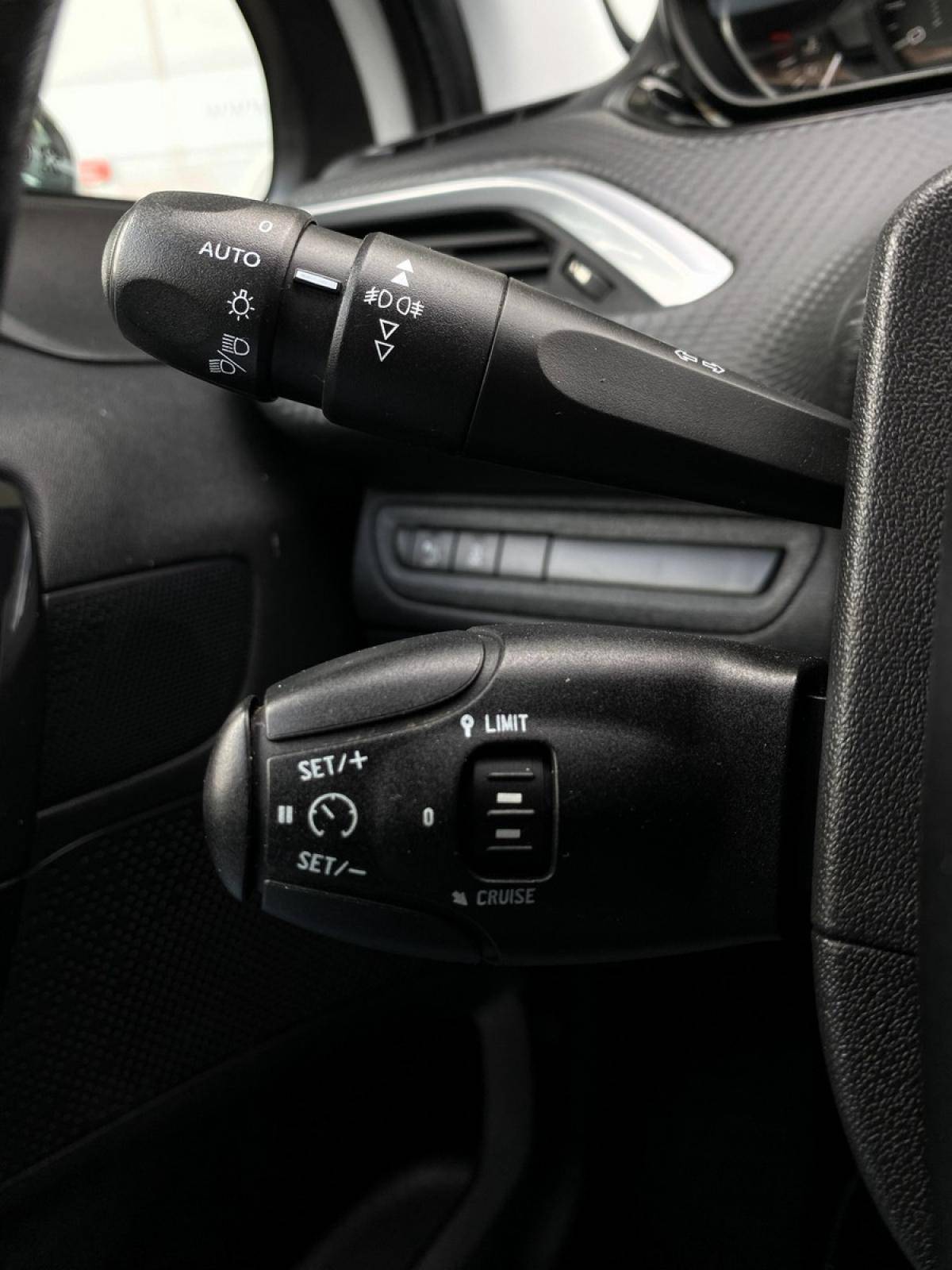 peugeot-208-2017-diesel-1560cc